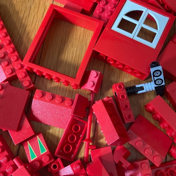 Vintage Mixed Lot Red Legos and Mega Blocks - Picture 4 of 4